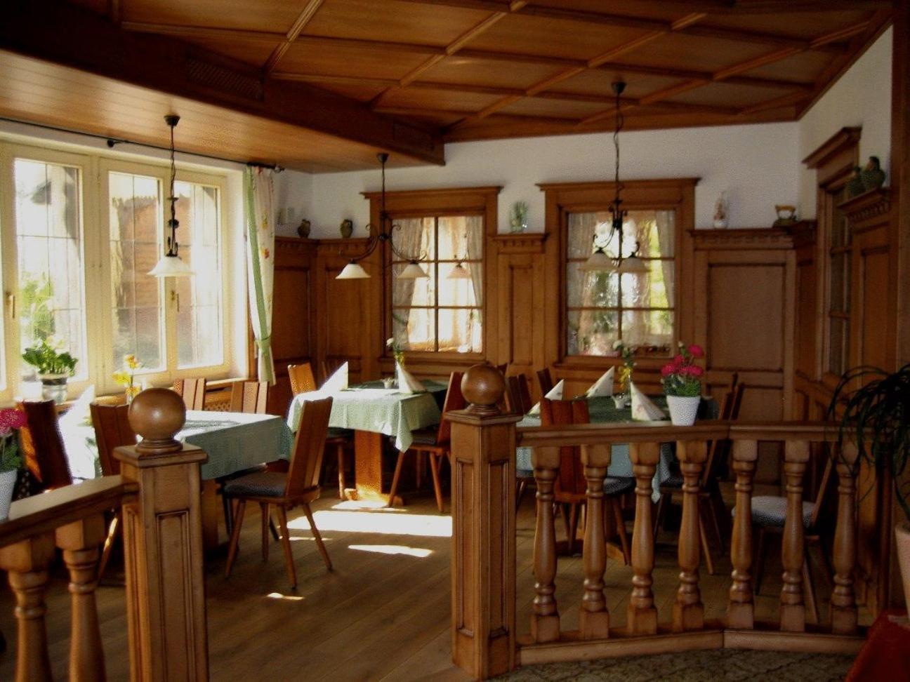 Hotel Krone Stuehlingen - Das Tor Zum Suedschwarzwald ภายนอก รูปภาพ