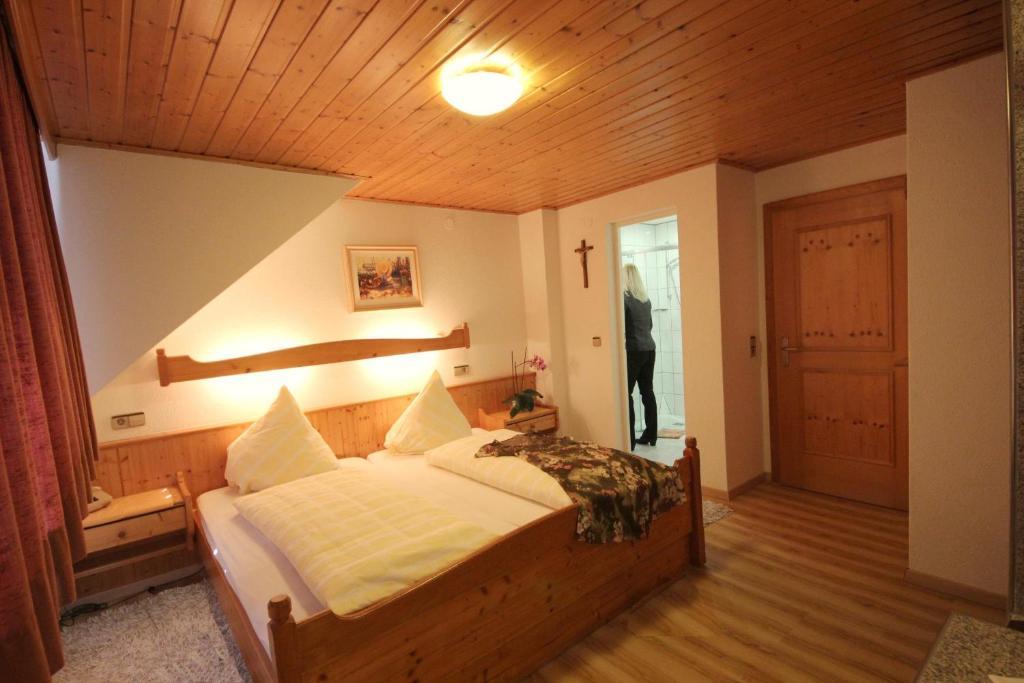 Hotel Krone Stuehlingen - Das Tor Zum Suedschwarzwald ภายนอก รูปภาพ