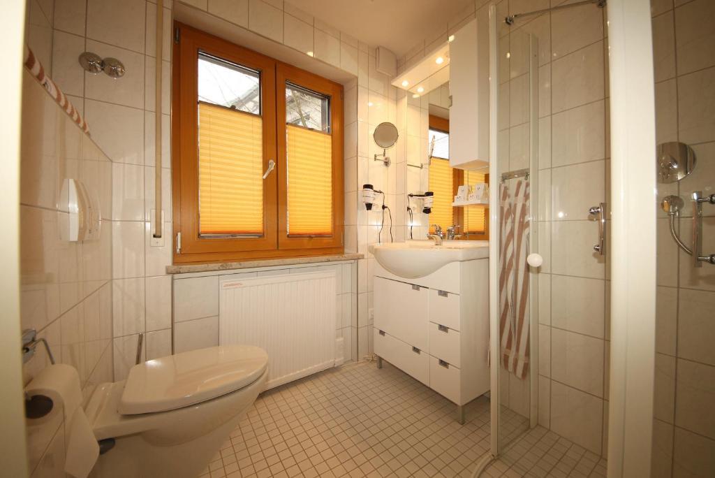 Hotel Krone Stuehlingen - Das Tor Zum Suedschwarzwald ภายนอก รูปภาพ